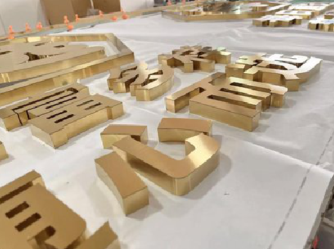 涪陵拉丝不锈钢字的特点。